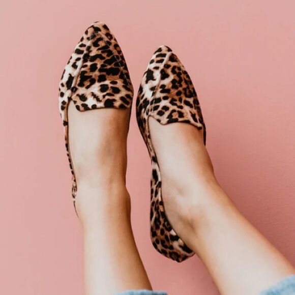 ROLLASOLE Into the Wild Leopard Print Pointed Toe Loafers Women’s 6 Flats Travel - Picture 1 of 15